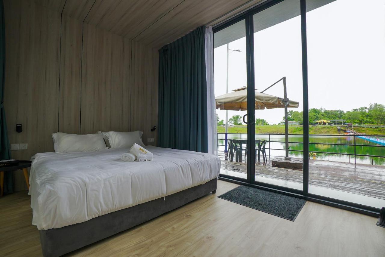 Roxy Tasik Biru Resort City Bau מראה חיצוני תמונה