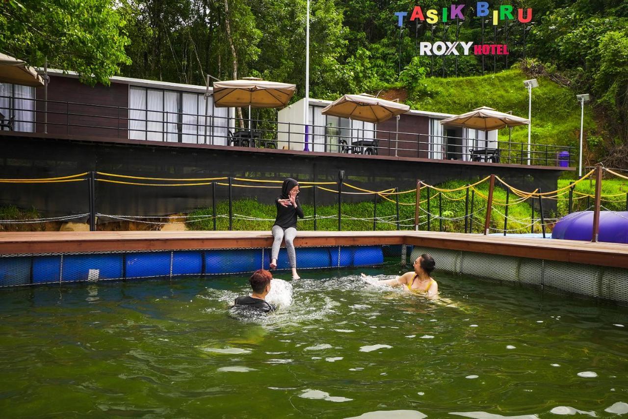 Roxy Tasik Biru Resort City Bau מראה חיצוני תמונה