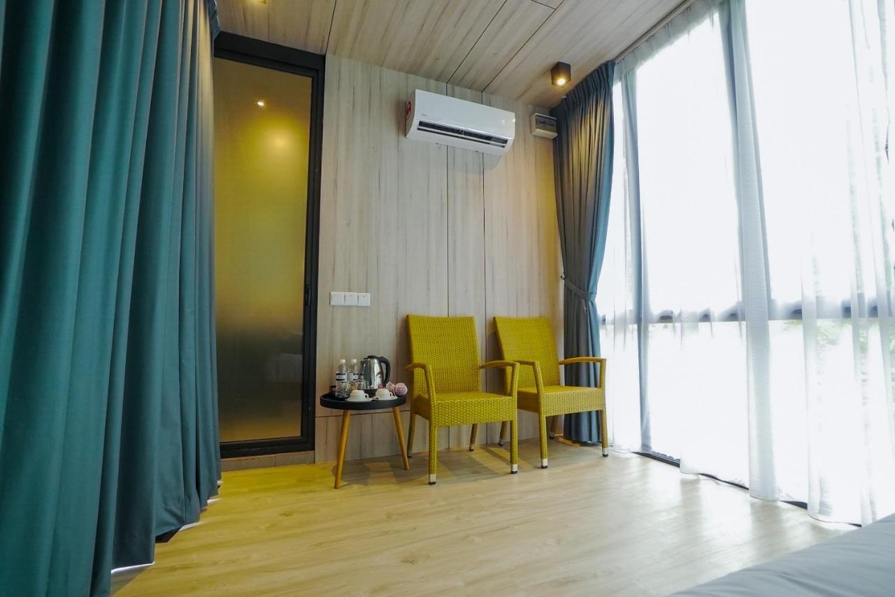 Roxy Tasik Biru Resort City Bau מראה חיצוני תמונה