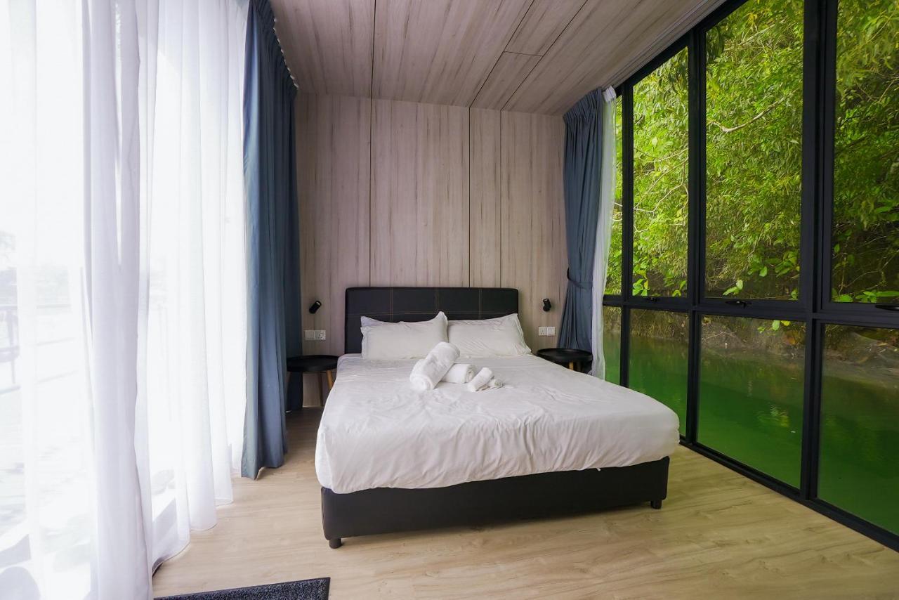 Roxy Tasik Biru Resort City Bau מראה חיצוני תמונה