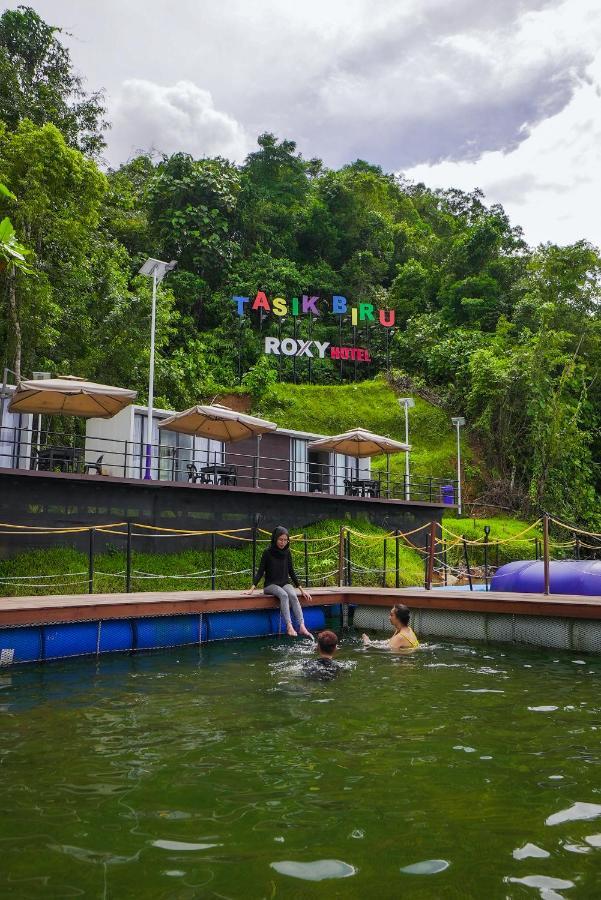Roxy Tasik Biru Resort City Bau מראה חיצוני תמונה