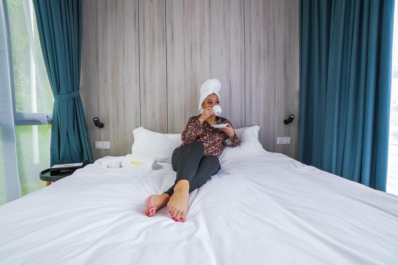 Roxy Tasik Biru Resort City Bau מראה חיצוני תמונה