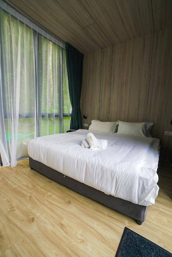 Roxy Tasik Biru Resort City Bau מראה חיצוני תמונה
