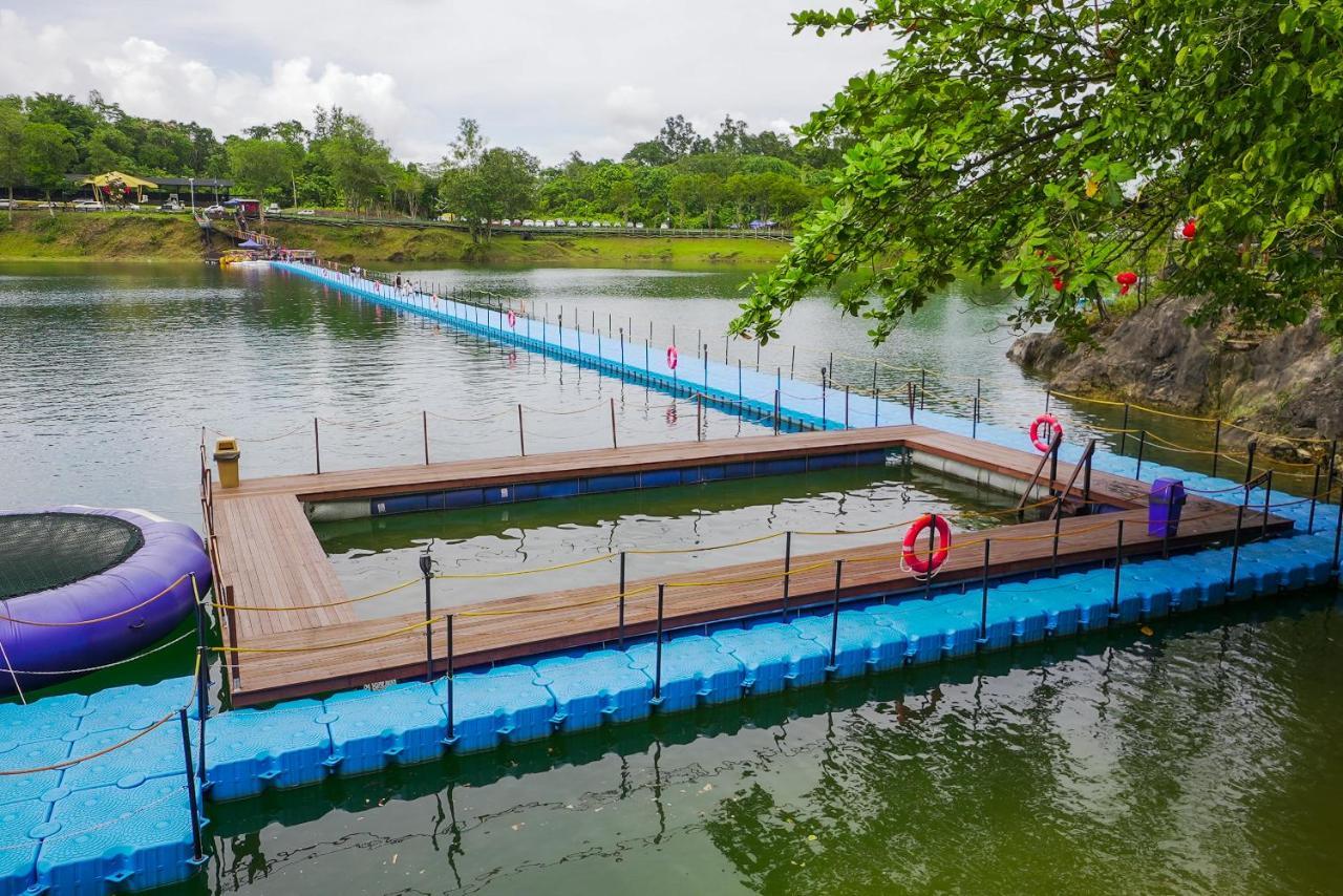 Roxy Tasik Biru Resort City Bau מראה חיצוני תמונה